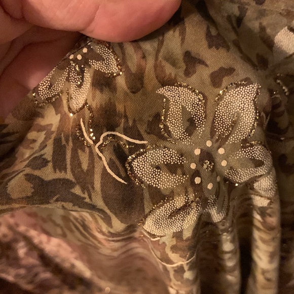 Dress Barn Woman Size 2X beautiful sparkly top! - Picture 4 of 5